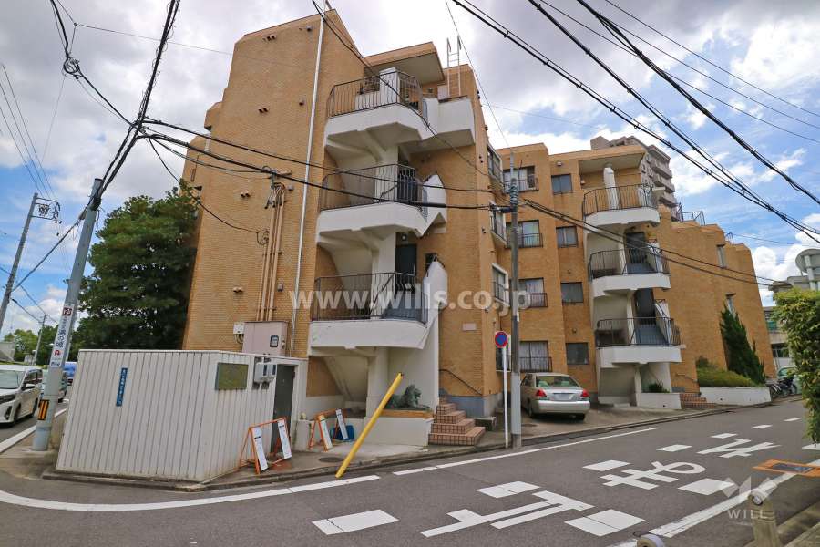 ライオンズマンション旭ヶ丘の外観（北西側から）