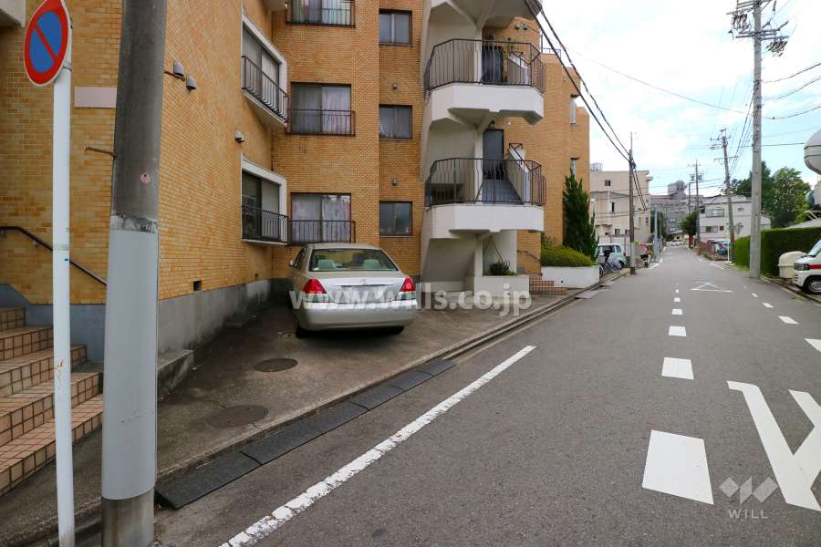 敷地内駐車場（屋外平面式）