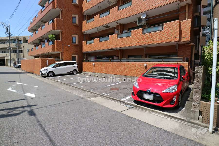 敷地内駐車場（屋外平面式）