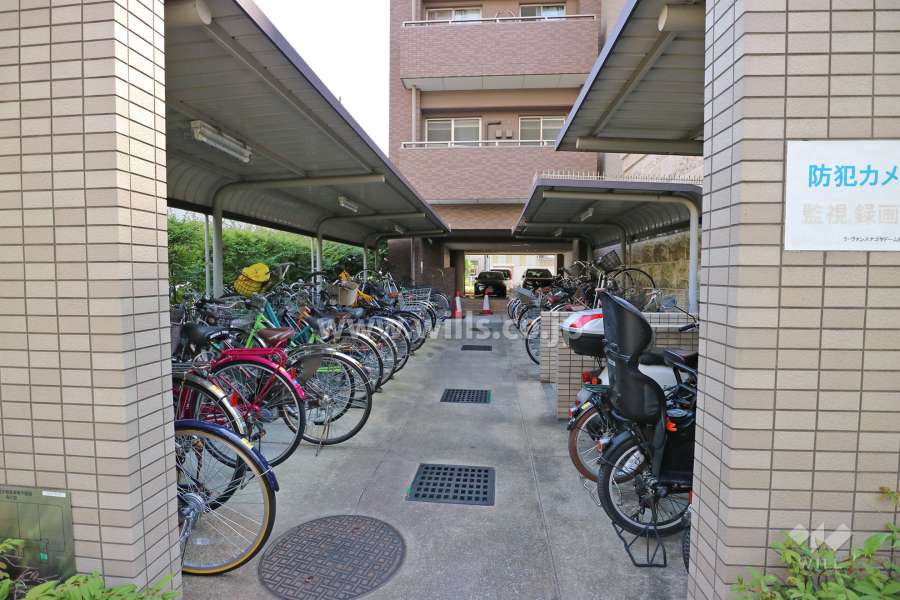 駐輪場 