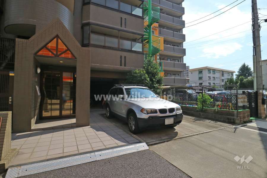 敷地内駐車場（屋外平面式）