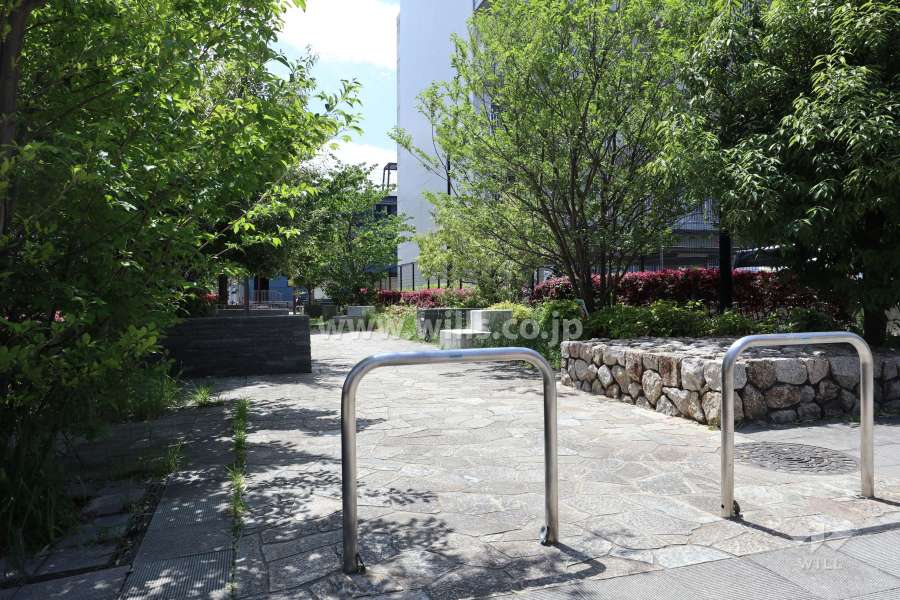 敷地の南西側にある『下中条第2児童公園』
