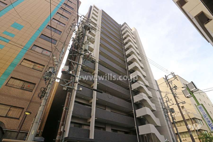 プレサンスジェネ栄の外観（北東側から）