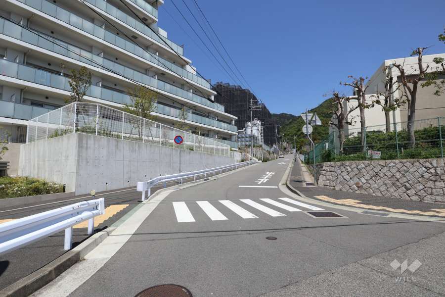 敷地東側の前面道路