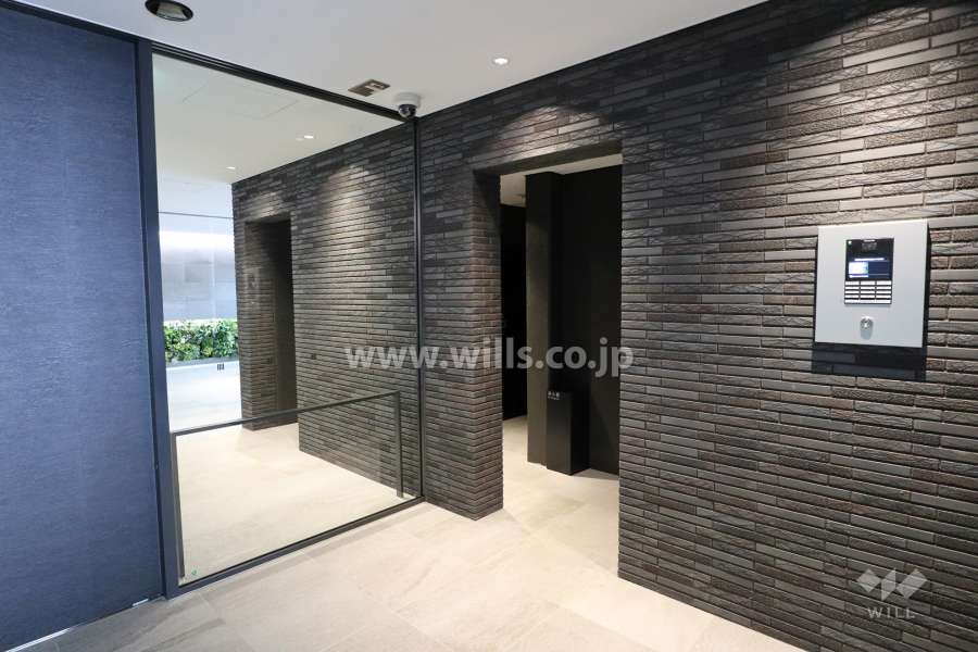 エントランスはオートロック付きです。