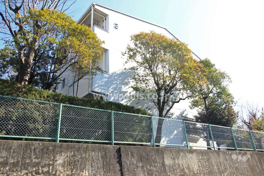 八事本町団地３号棟の外観（北西側から）