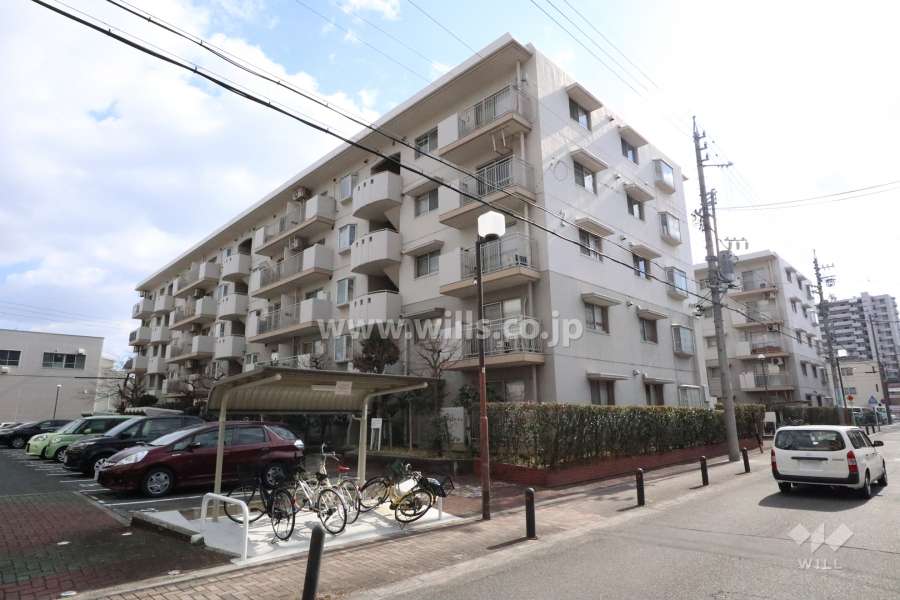 タウン白金2号棟の外観（西側から）