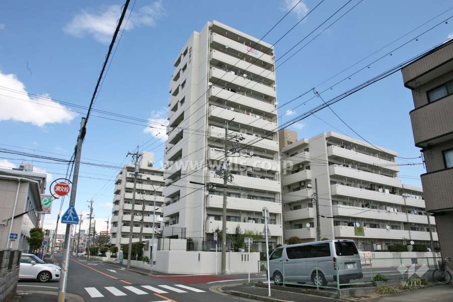ジャルダン白金公園2番館の外観(南東側から)