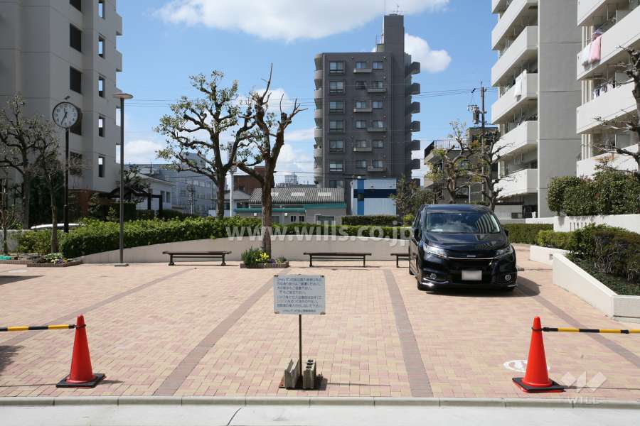 敷地中央にある広場