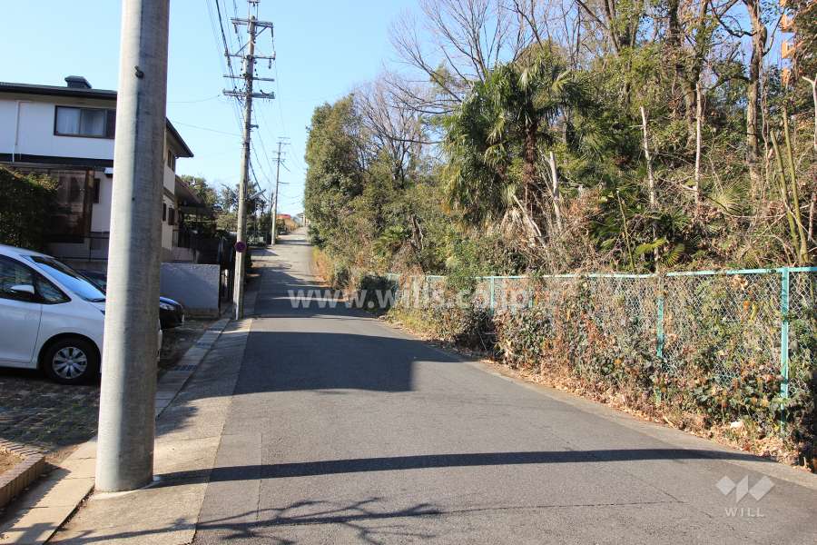 敷地南側の前面道路