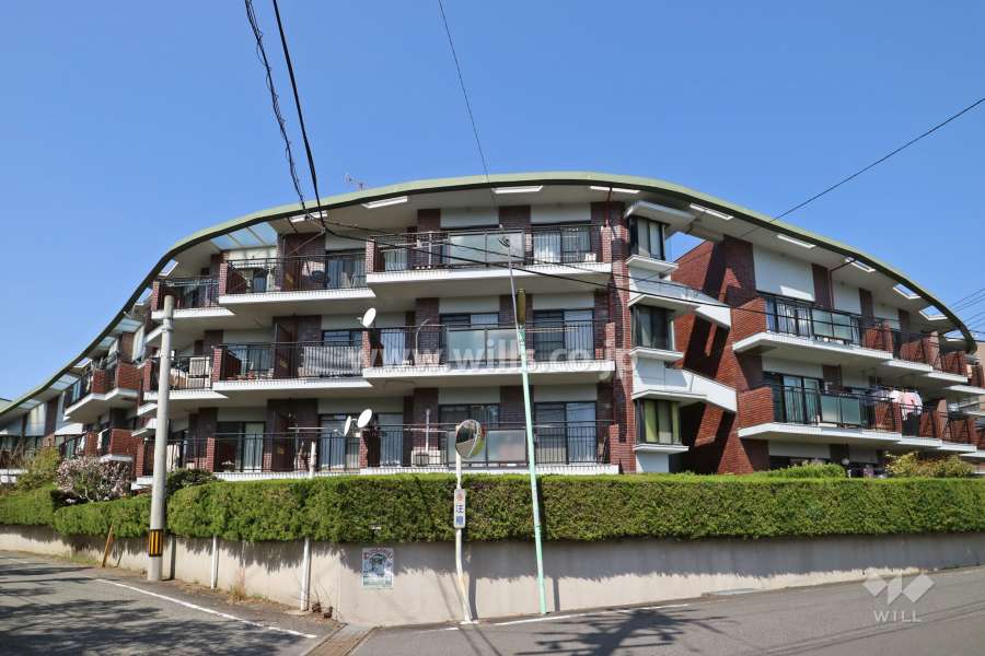 集合邸宅八事本町の外観(南側から)