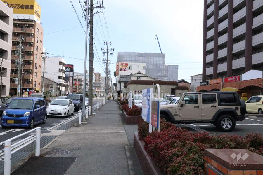 敷地北側の前面道路