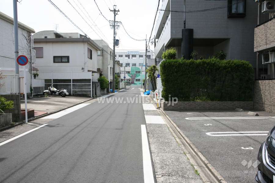 敷地東側の前面道路