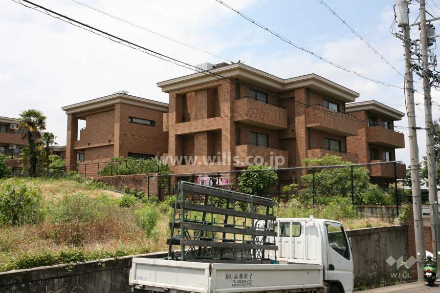 アクト南山の外観