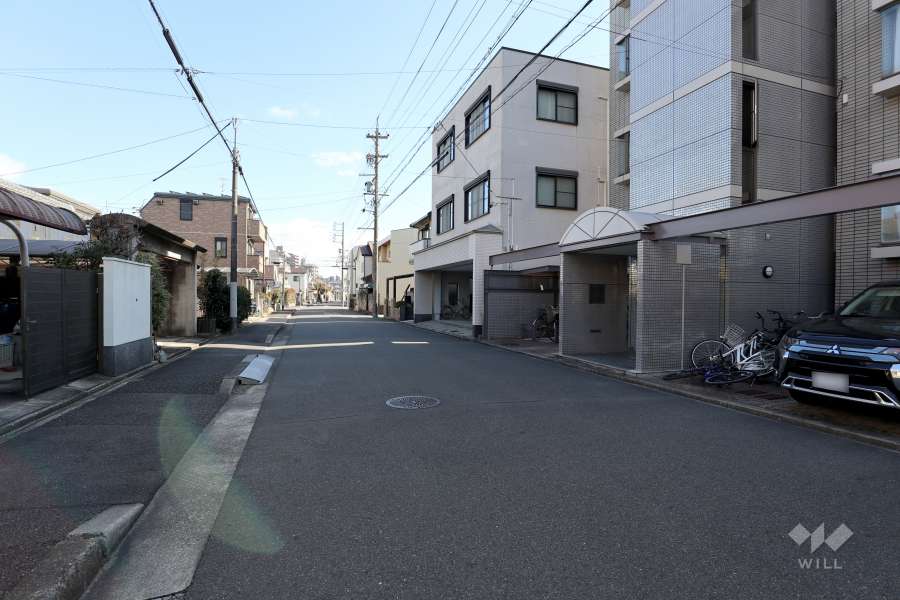 敷地北側の前面道路