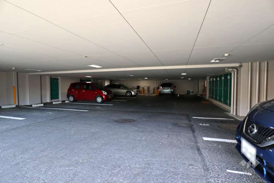 敷地内駐車場（屋内平面式）