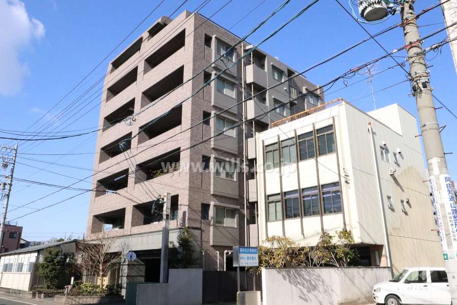 ロイヤルアーク鶴舞公園東の外観（南東側から）