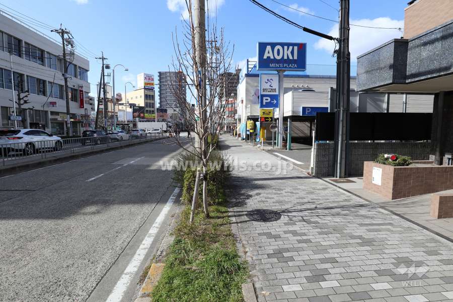 敷地南側の前面道路