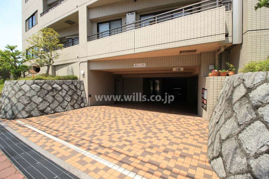 駐車場出入り口