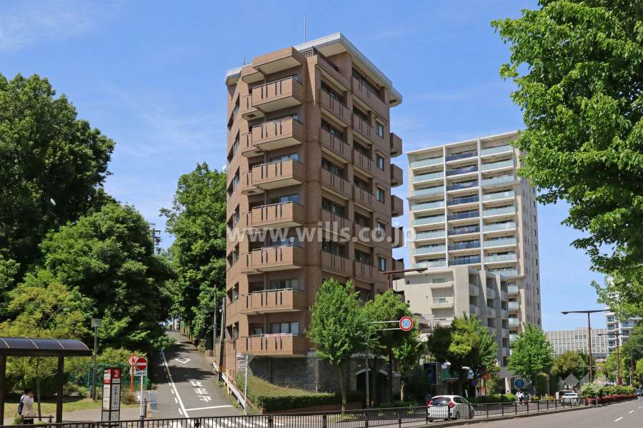 ファミール山手通の外観(南東側から)
