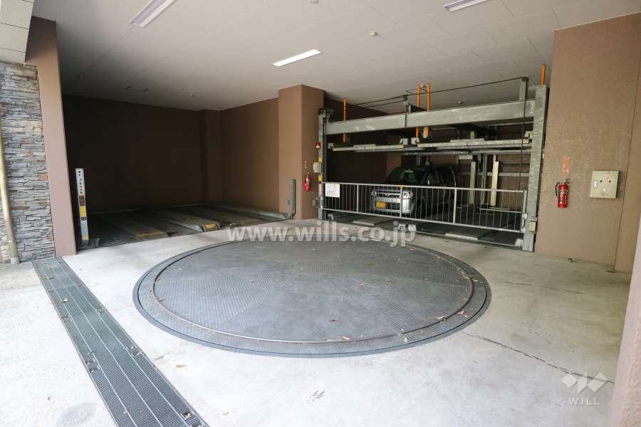 敷地内駐車場(屋内機械式)