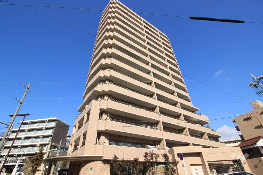 ベレーサ山手通の外観（南側から）