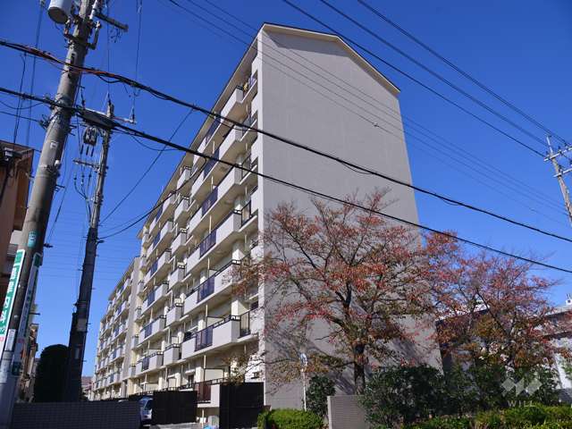 ブロド高槻の外観(南東側から)