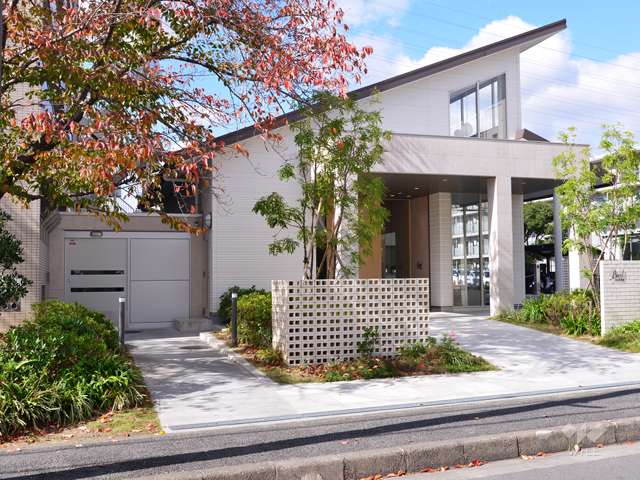 エントランス外観