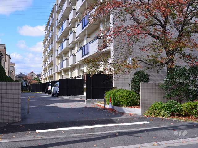 敷地内駐車場-(屋外平面式)