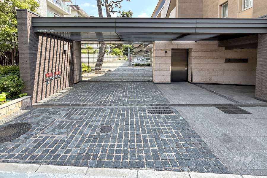 駐車場の出入口