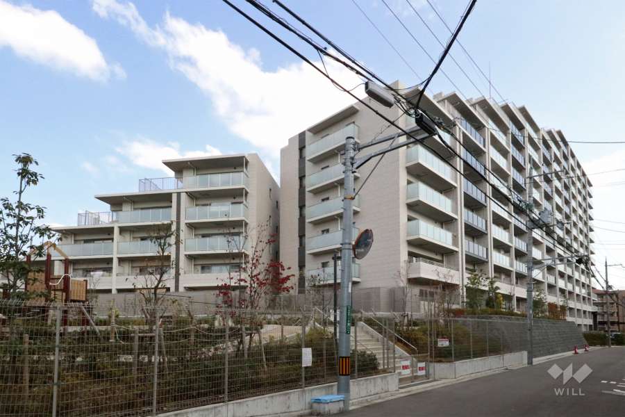 レ・ジェイド高槻古曽部町の外観（西側から）