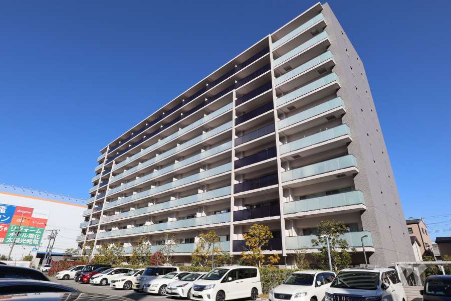 ウエリス豊中三国の外観（南東側から）