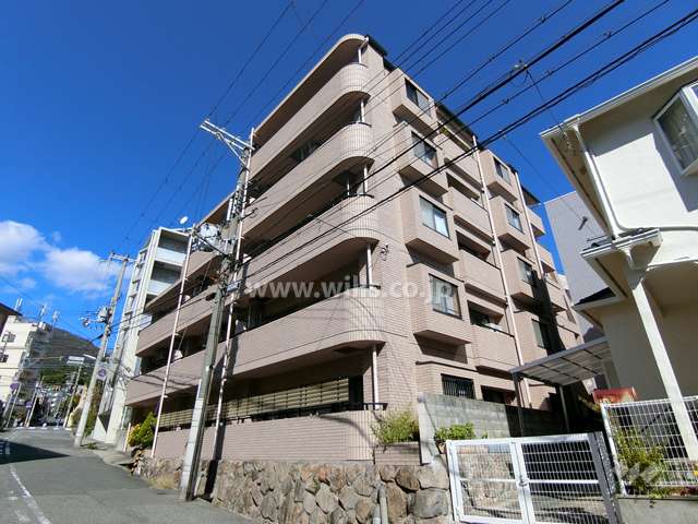 甲南ドルチェ六甲の外観（南西側から）