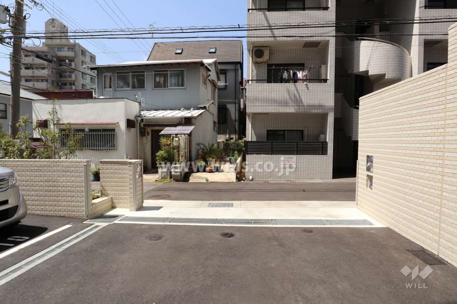 駐車場出入口