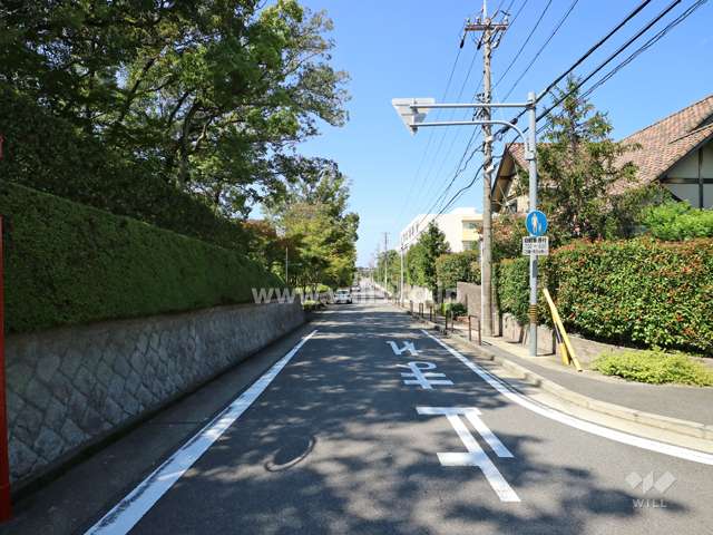 敷地北側の前面道路-（東側から）