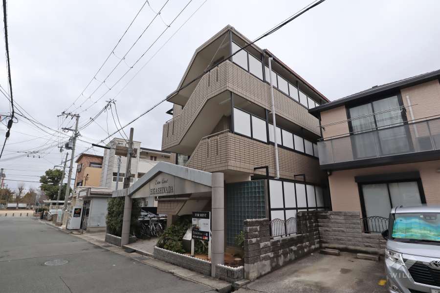 エステムコート東灘の外観（南東側から）