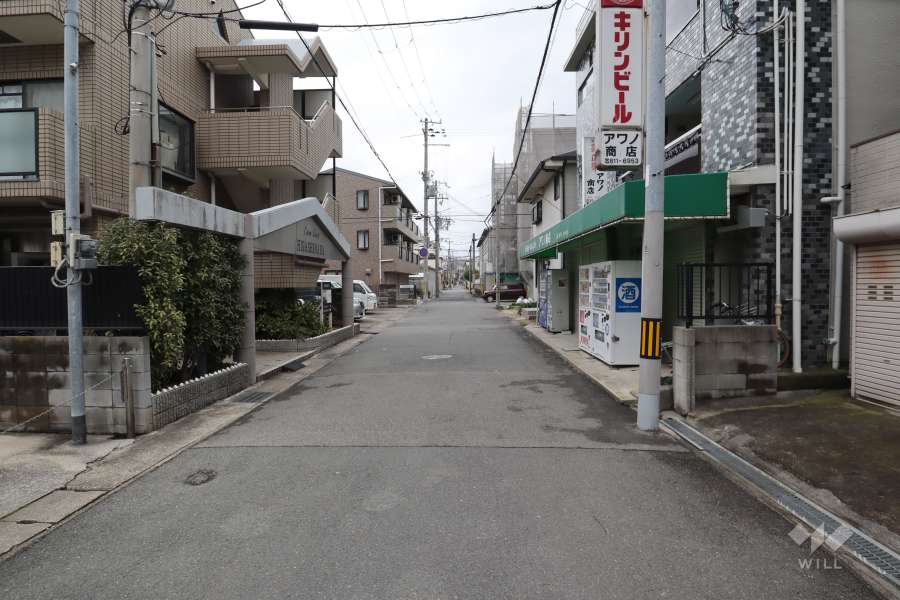 敷地南側の前面道路