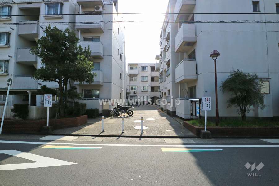 敷地入り口