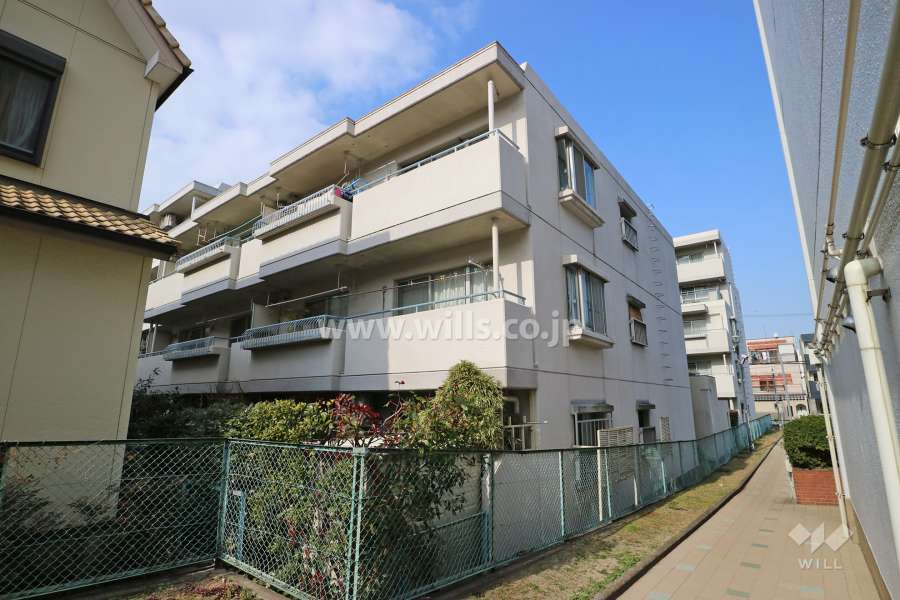 メゾン豊年町3号棟の外観（南東側から）