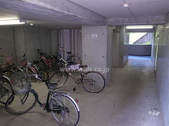 屋内にある駐輪場