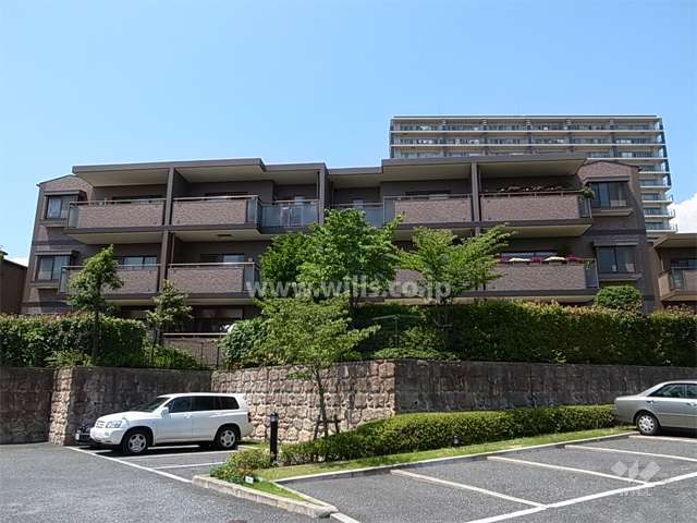 グランドメゾン東豊中ＥＡＳＴ2番館の外観（南側から）