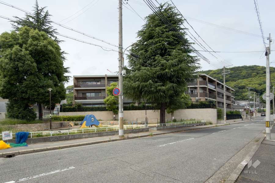 ディアエスタミオ西岡本マンションの遠景