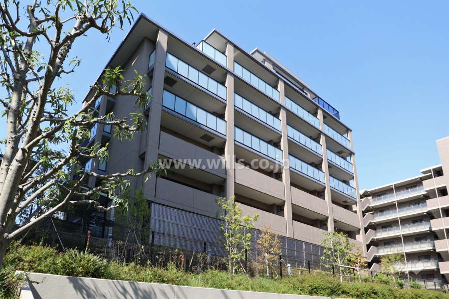 サンメゾン北千里古江台の外観（南西側から）