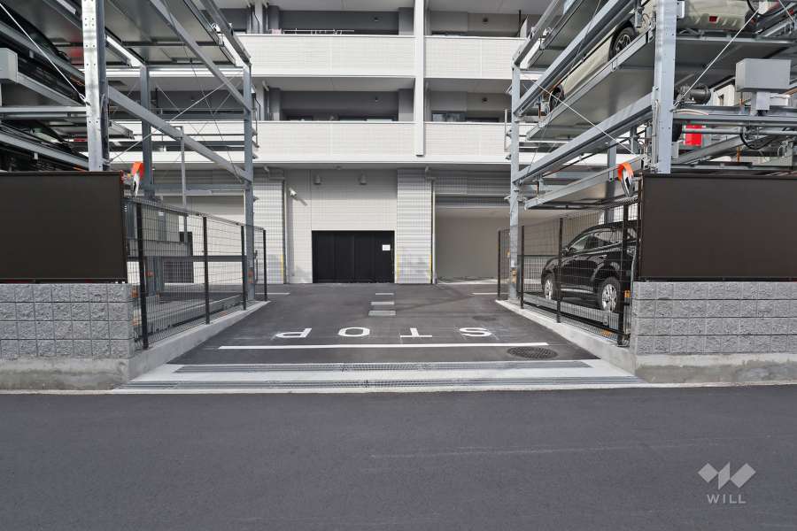 駐車場出入り口