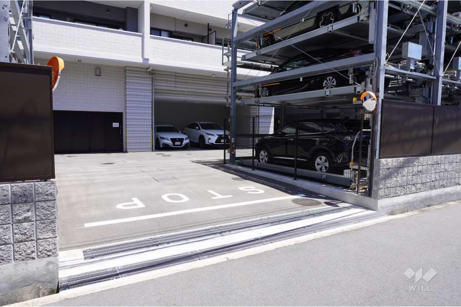 駐車場出入口