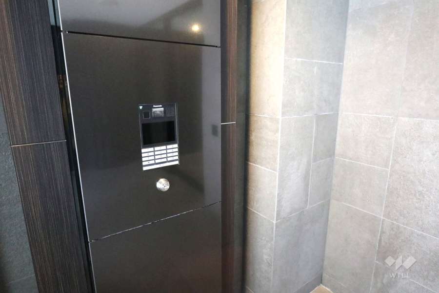 エントランスはオートロック付きです