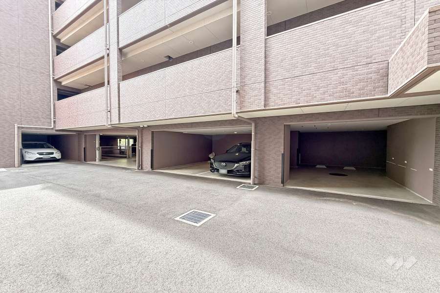 敷地内駐車場（屋内平面式）