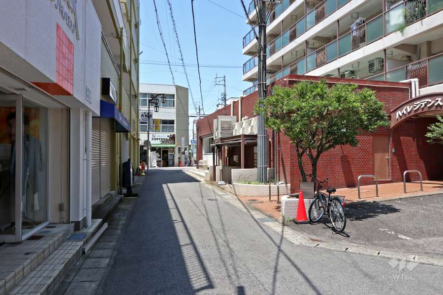 敷地南側の前面道路