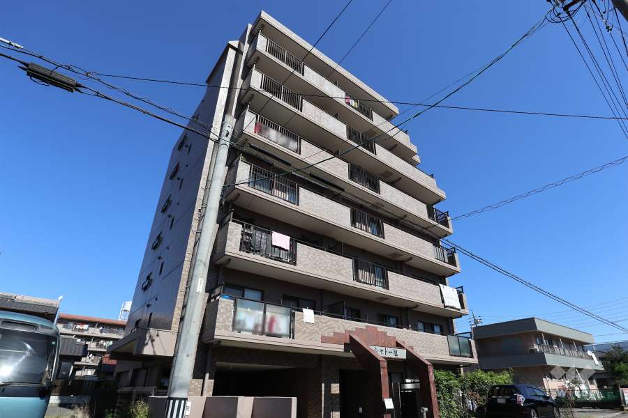シャトー旭の外観（南西側から）