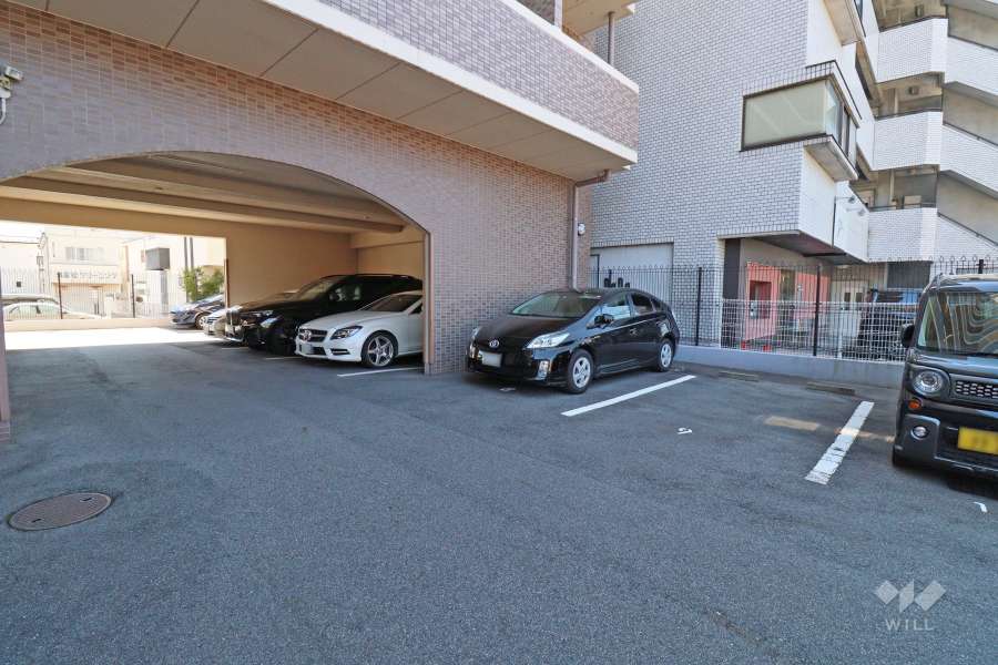 敷地内駐車場（屋外平面式・屋内平面式）
